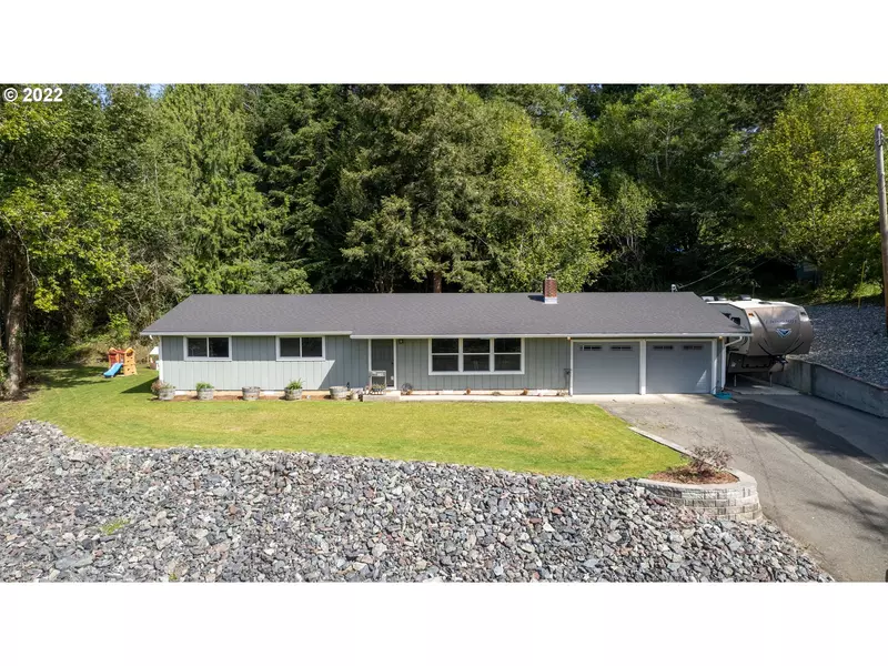 56594 PLEASANT HILL DR, Coquille, OR 97423