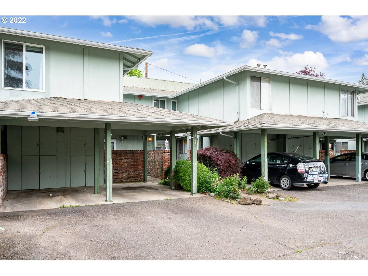 12821 SE STARK ST, Portland, OR 97233