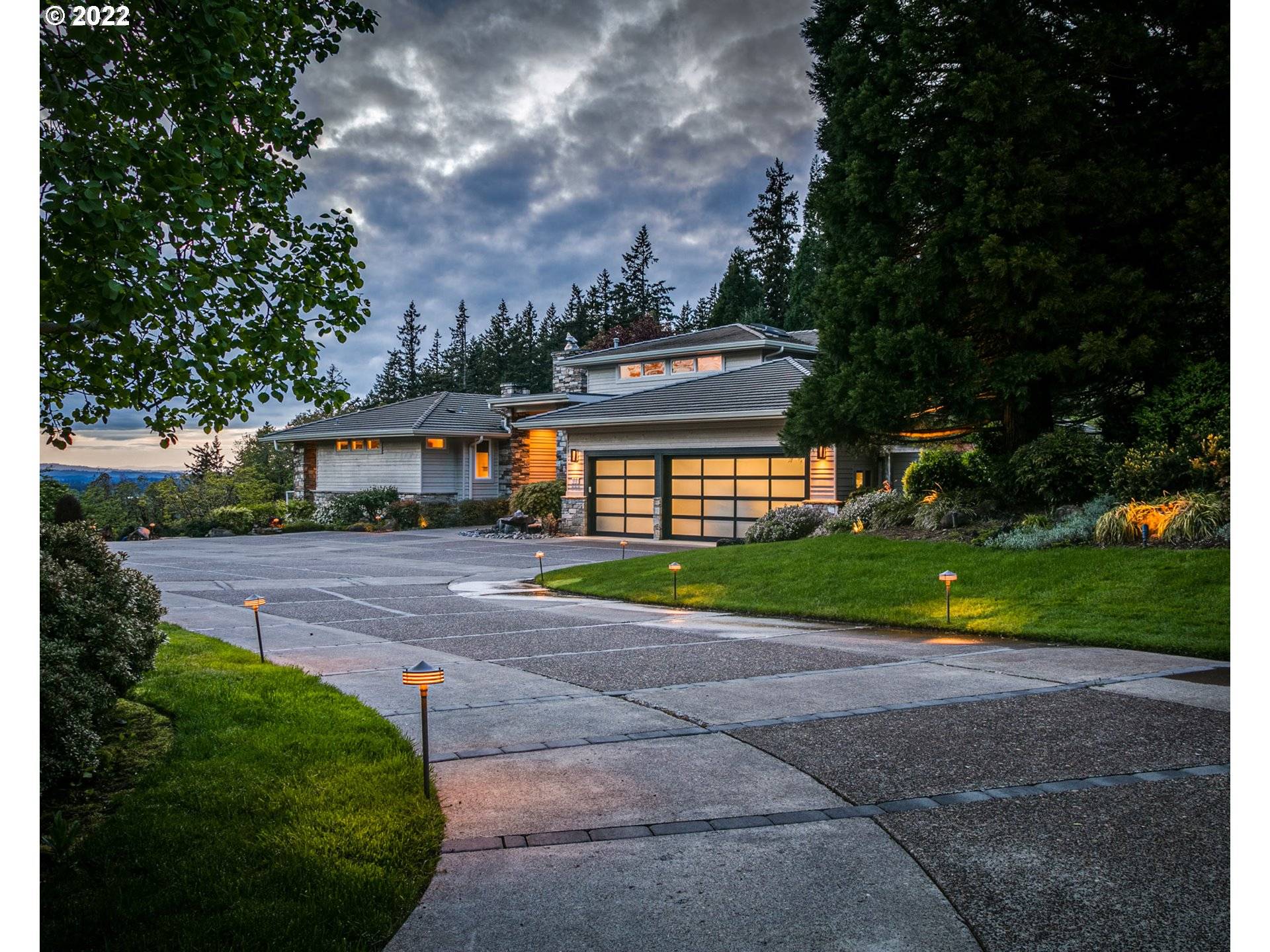 999 SW HOFFMAN RD, West Linn, OR 97068