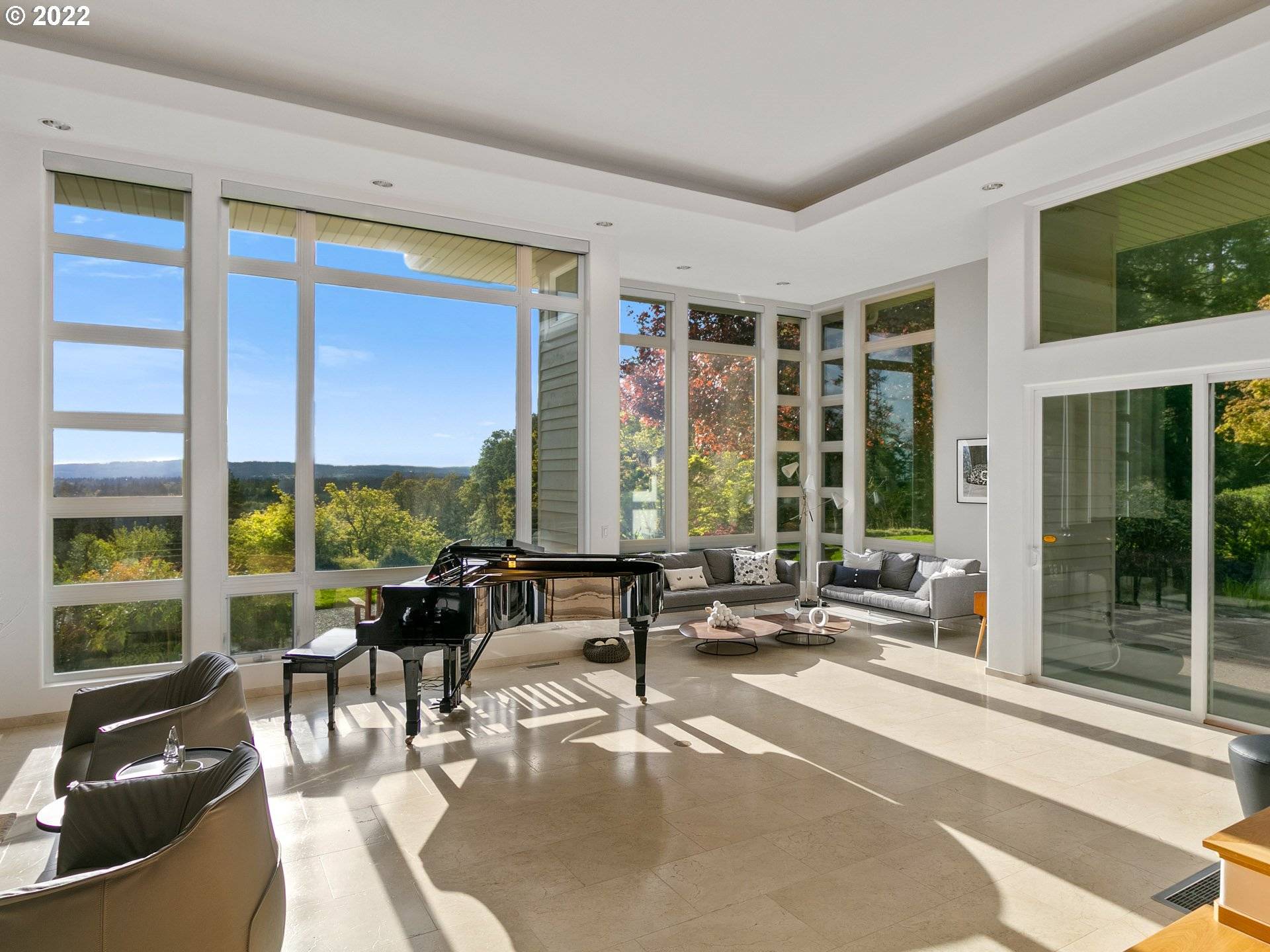 West Linn, OR 97068,999 SW HOFFMAN RD