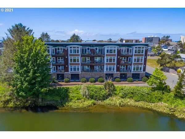 445 Ave G #302, Seaside, OR 97138