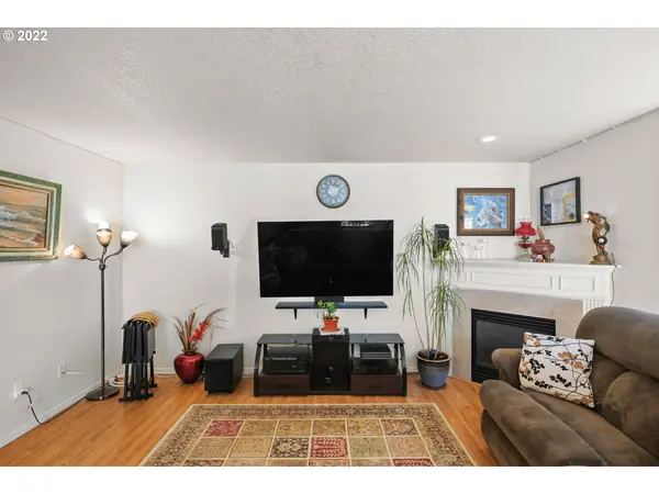 8012 SW CAROL ANN CT, Tigard, OR 97224