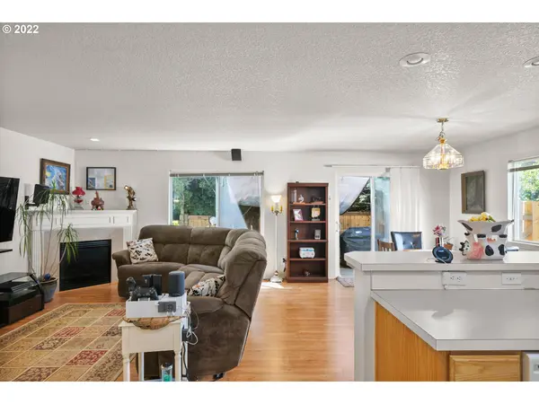 8012 SW CAROL ANN CT, Tigard, OR 97224