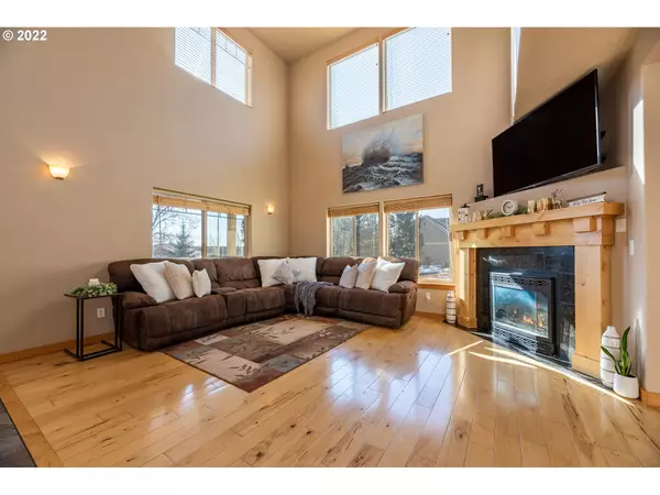 Redmond, OR 97756,8171 SORA CT