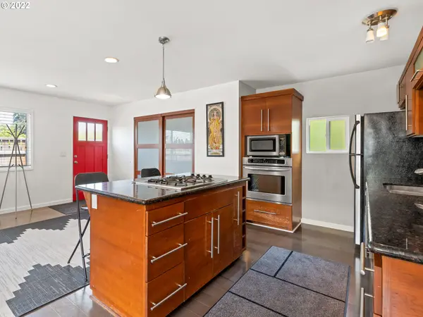 124 SE 73RD AVE, Portland, OR 97215