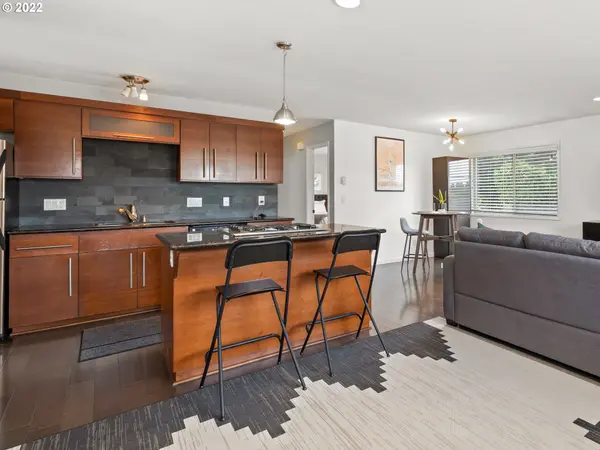 124 SE 73RD AVE, Portland, OR 97215