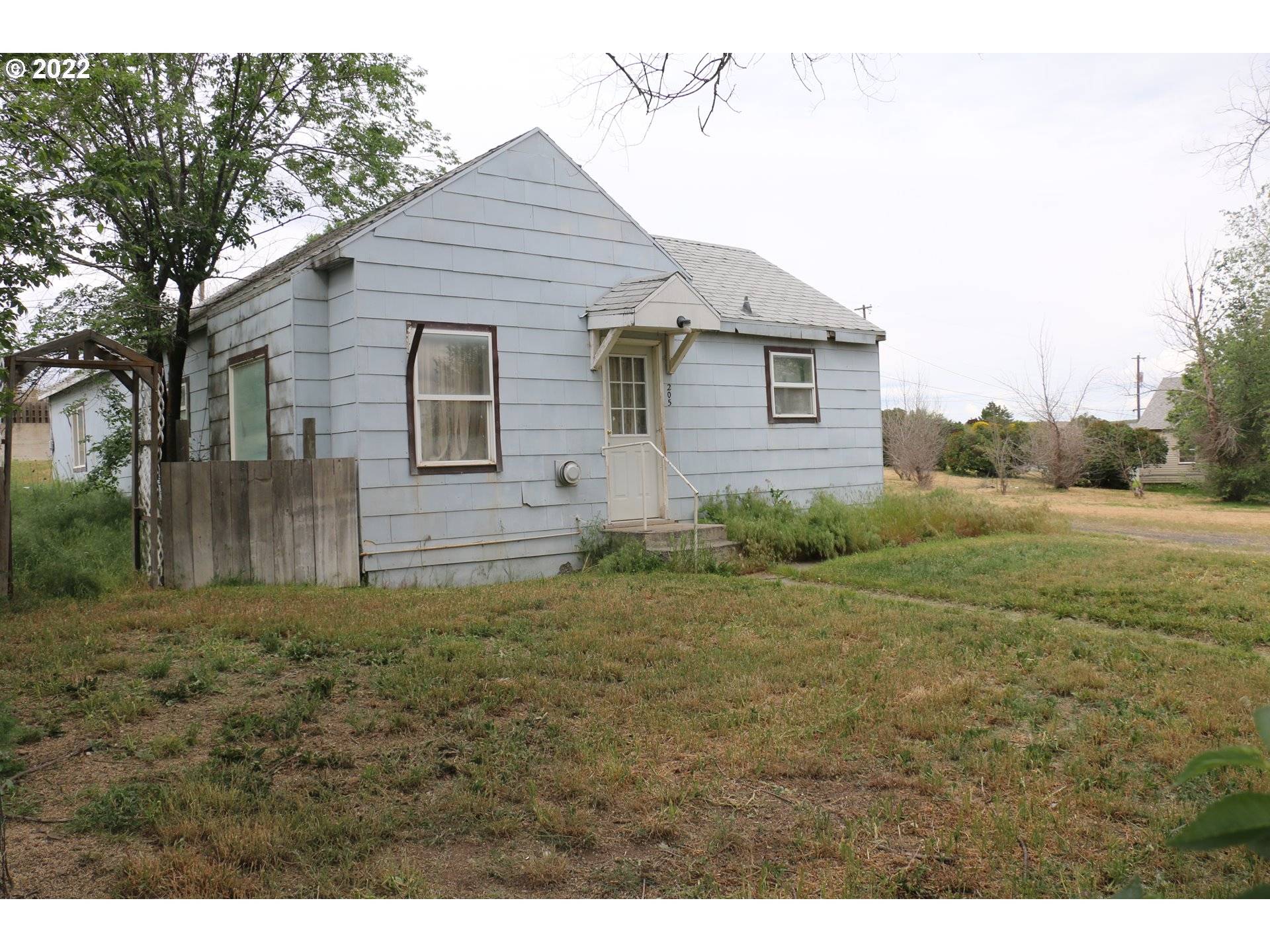 205 E 5TH ST, Lind, WA 99341