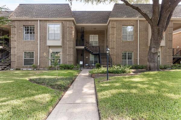 4424 Harlanwood Drive #102, Fort Worth, TX 76109