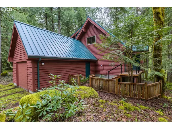 72860 E VILLAGE LOOP RD, Rhododendron, OR 97049