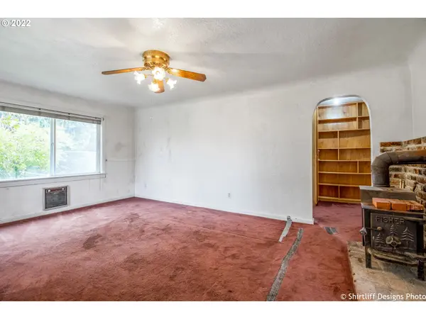 3160 HARLOW RD, Eugene, OR 97401