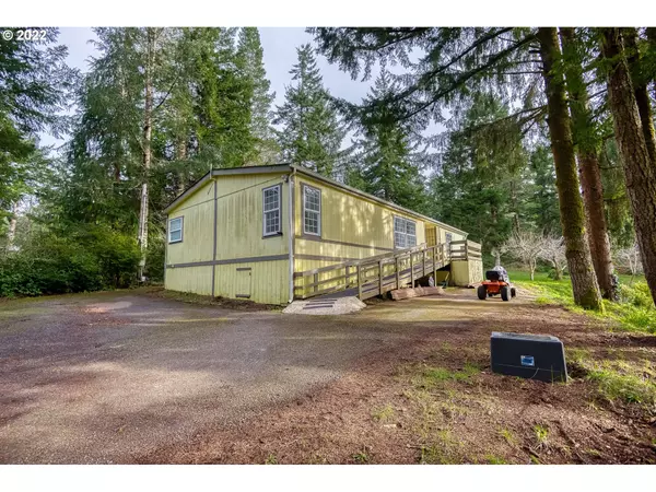 93724 RAYMOND LN, North Bend, OR 97459