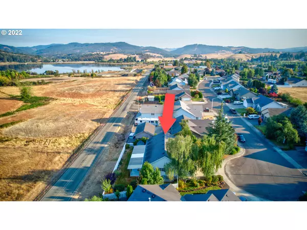 Sutherlin, OR 97479,2725 NW GOLFVIEW AVE