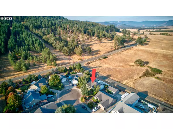 Sutherlin, OR 97479,2725 NW GOLFVIEW AVE