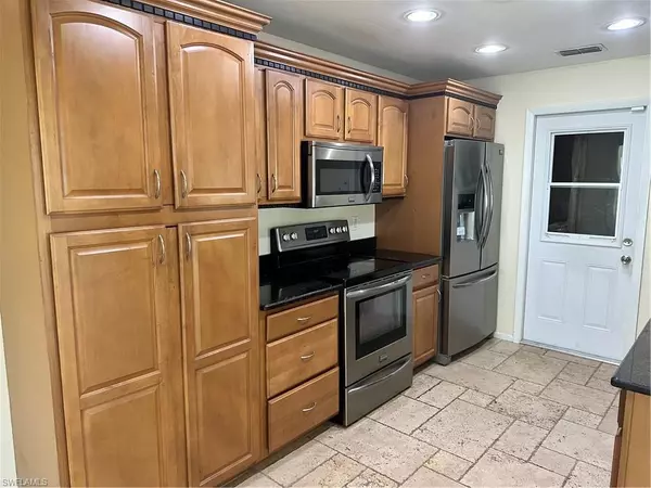 18113 Adams CIR, Fort Myers, FL 33967