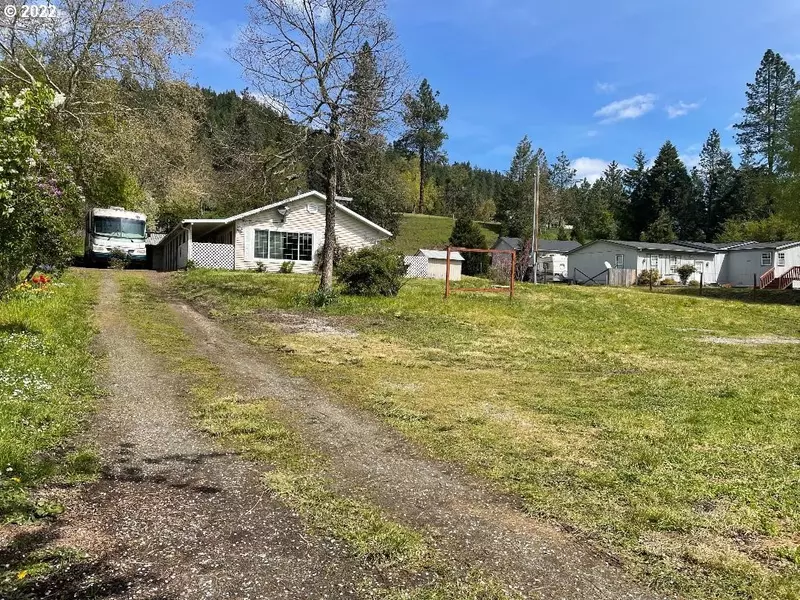 22240 TILLER TRAIL HWY, Days Creek, OR 97429