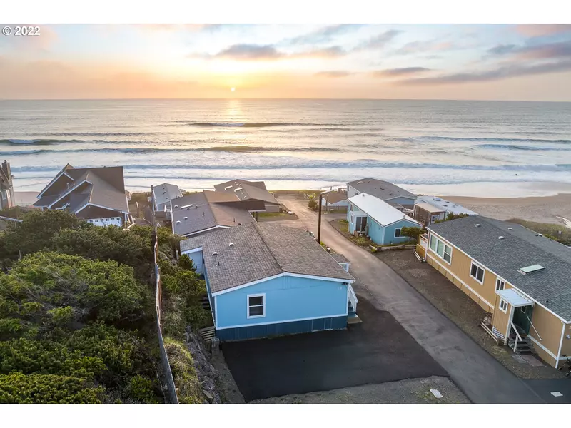 4875 N HWY 101 #19, Depoe Bay, OR 97341