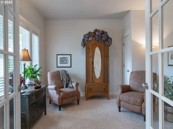 Springfield, OR 97478,729 S 68TH PL