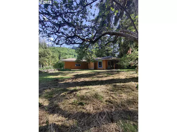 Myrtle Creek, OR 97457,171 DECOY LN