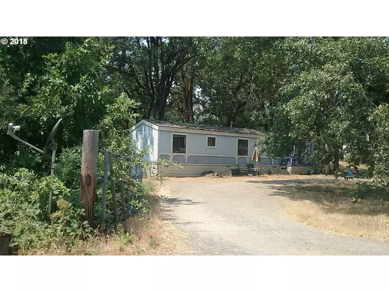 102 SMITH SAWYER RD, Cave Junction, OR 97523