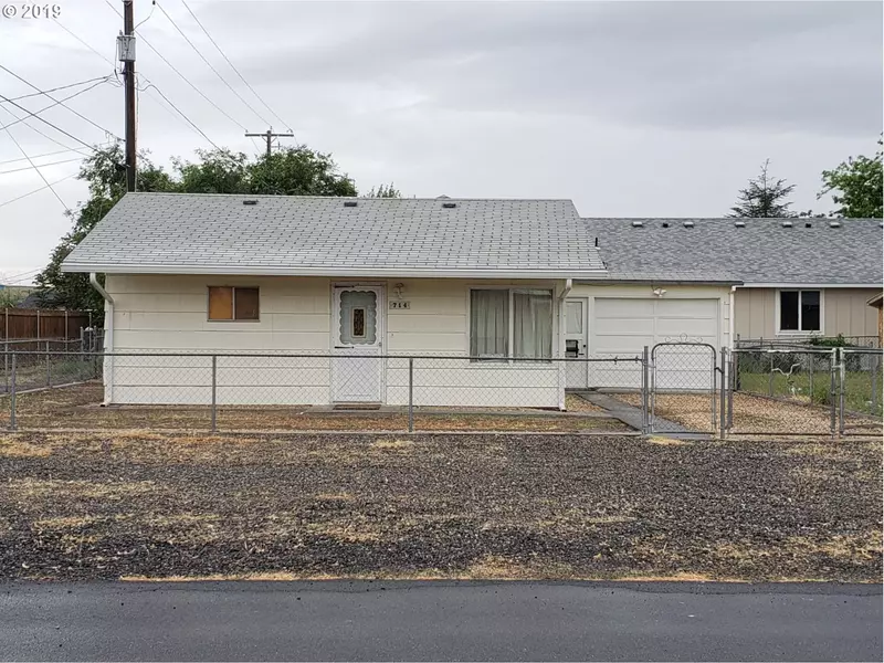 714 J ST, Umatilla, OR 97882