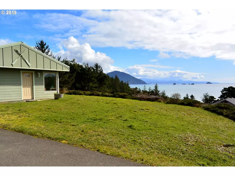 740 DEADY ST, Port Orford, OR 97465