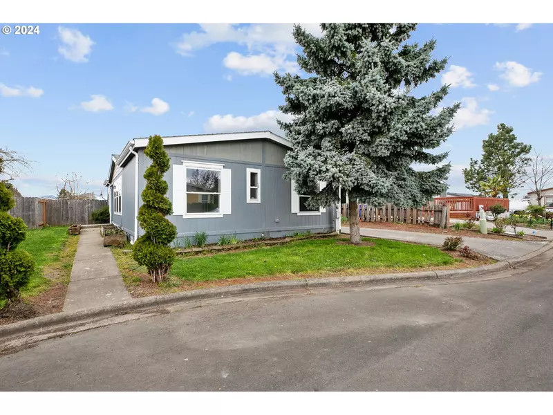 361 N 2ND PL #32, Cornelius, OR 97113