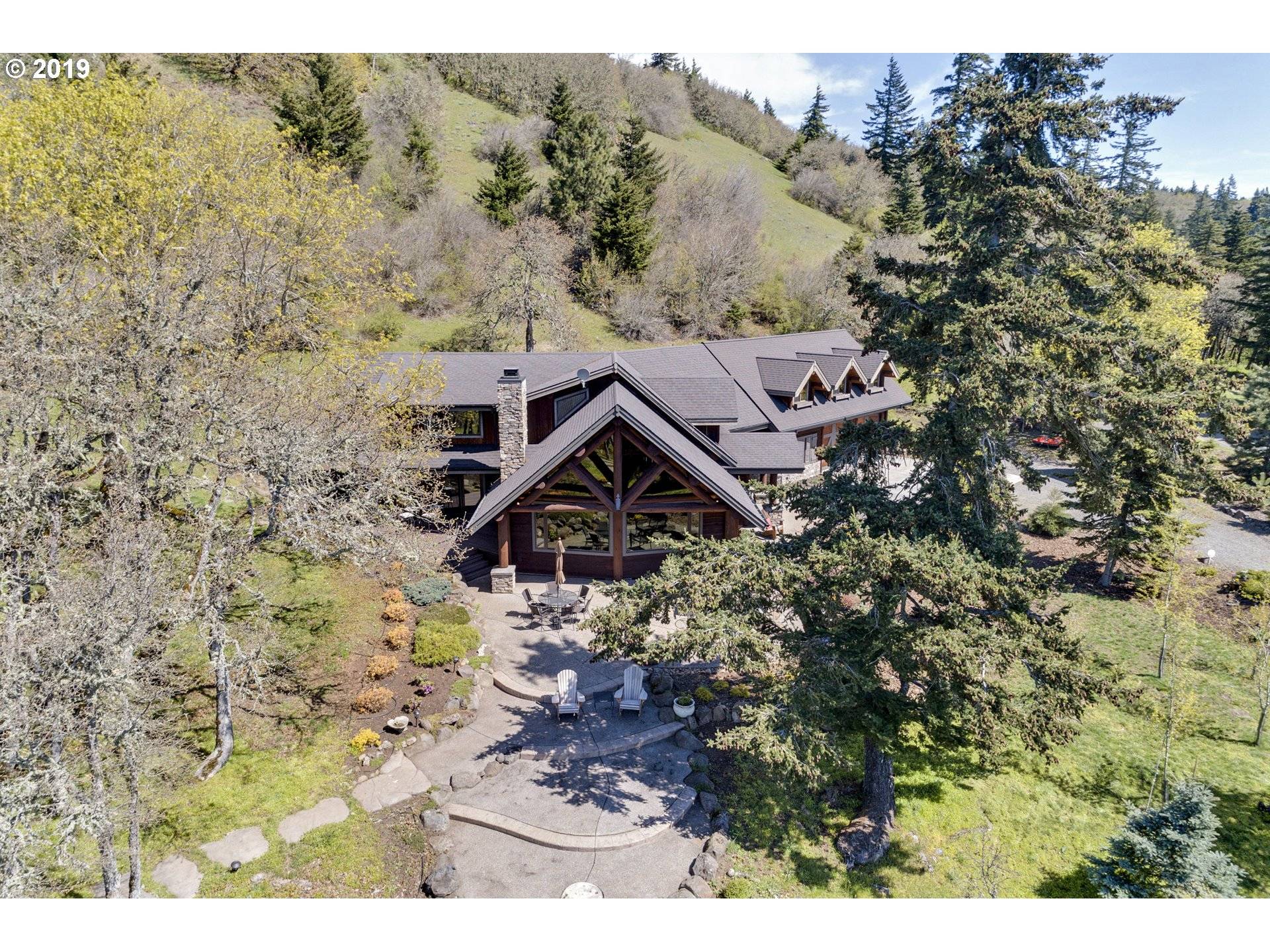 White Salmon, WA 98672,397 COURTNEY RD