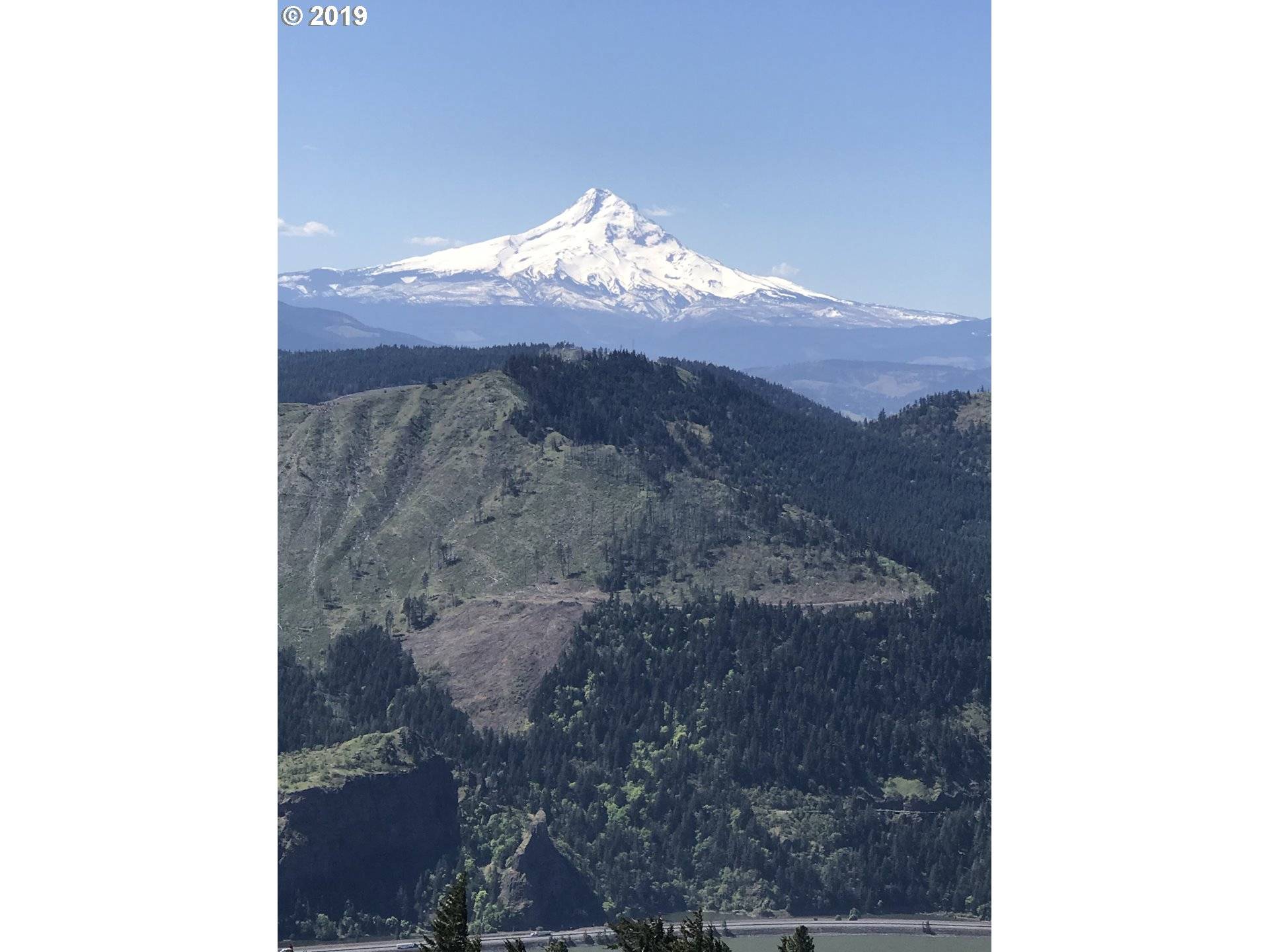 White Salmon, WA 98672,397 COURTNEY RD