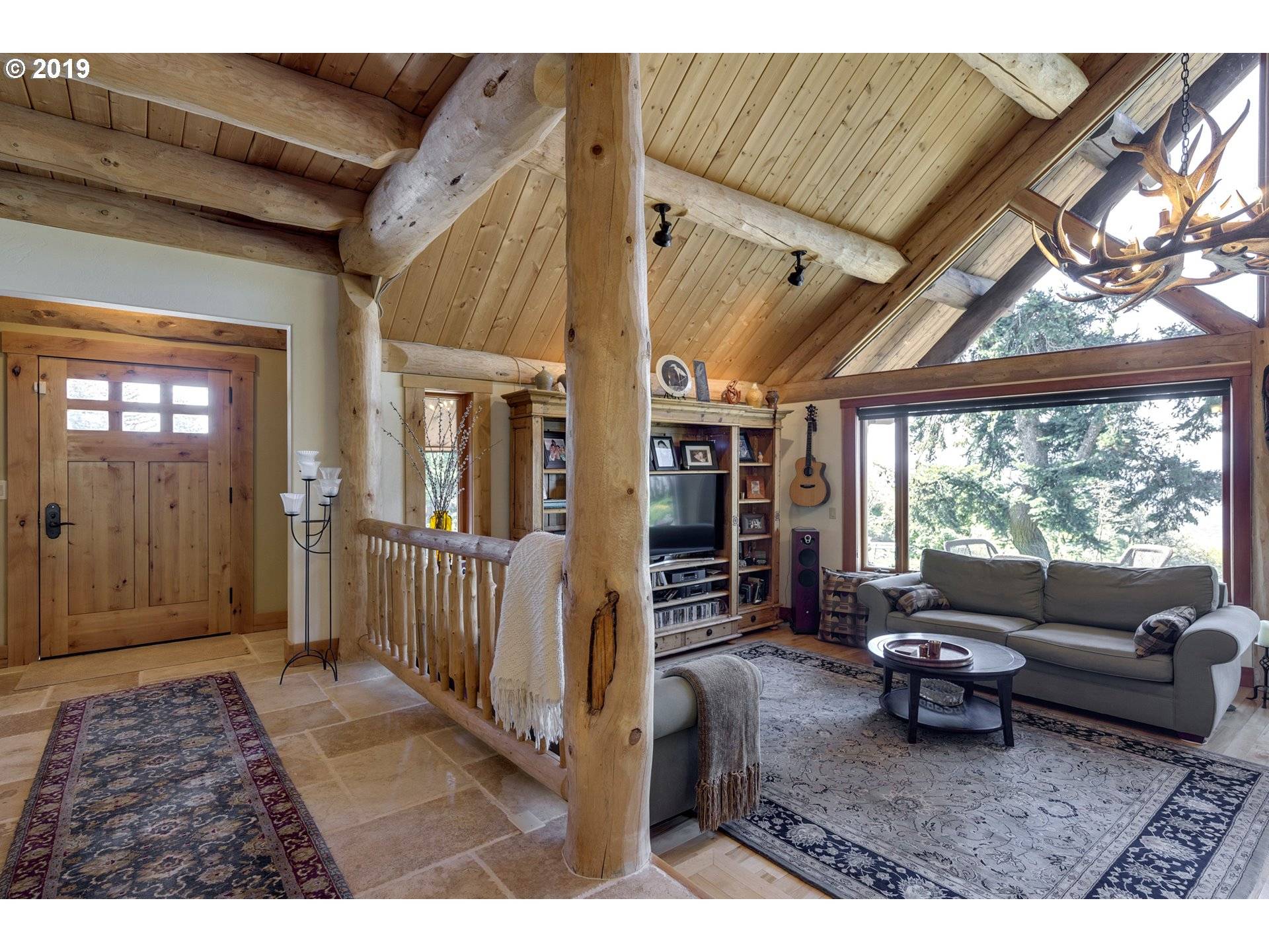 White Salmon, WA 98672,397 COURTNEY RD