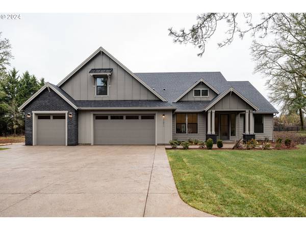 15675 S Stammen LN, Oregon City, OR 97045