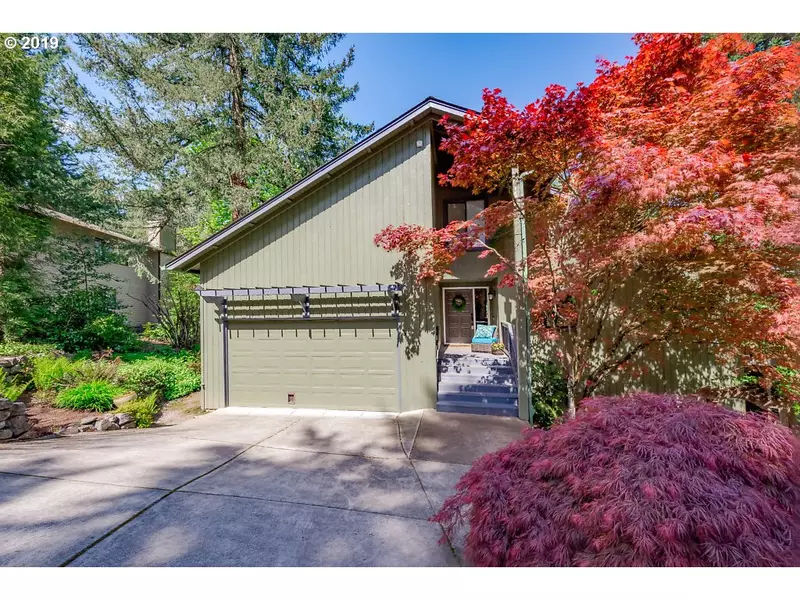 8 WALKING WOODS DR, Lake Oswego, OR 97035