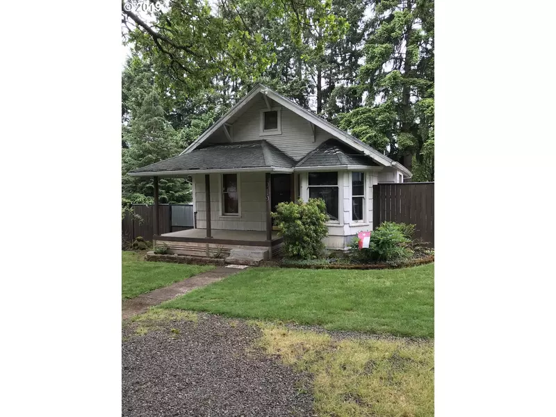 919 WOODLAWN AVE, Oregon City, OR 97045