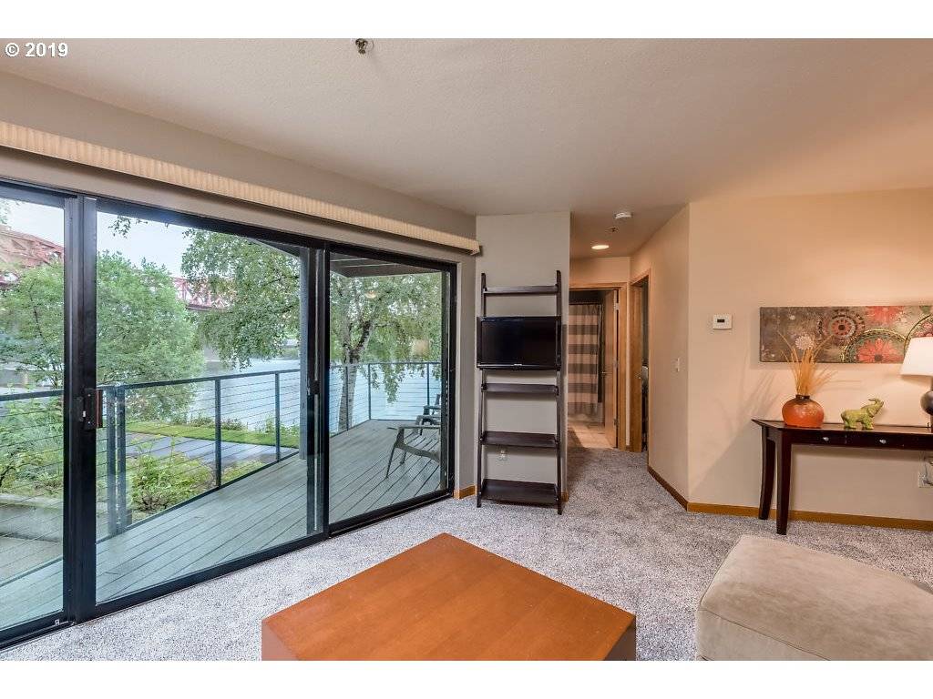 Portland, OR 97209,920 NW NAITO PKWY #J1