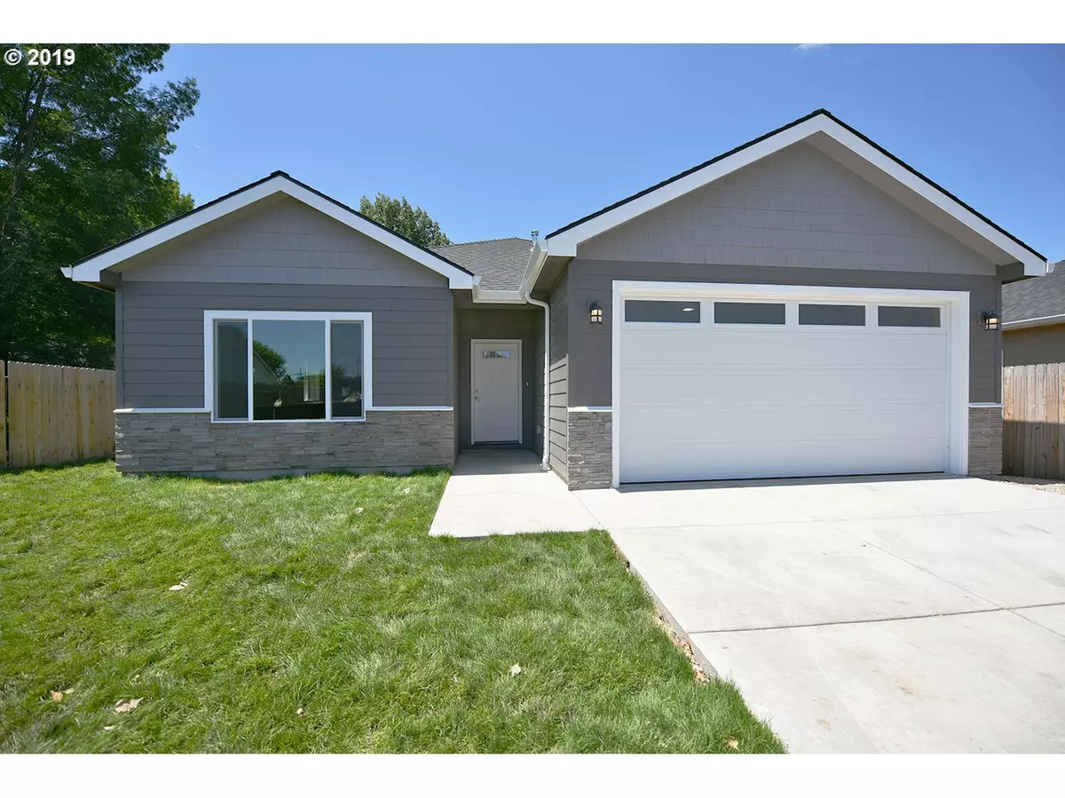 Medford, OR 97501,843 TANNIN DR