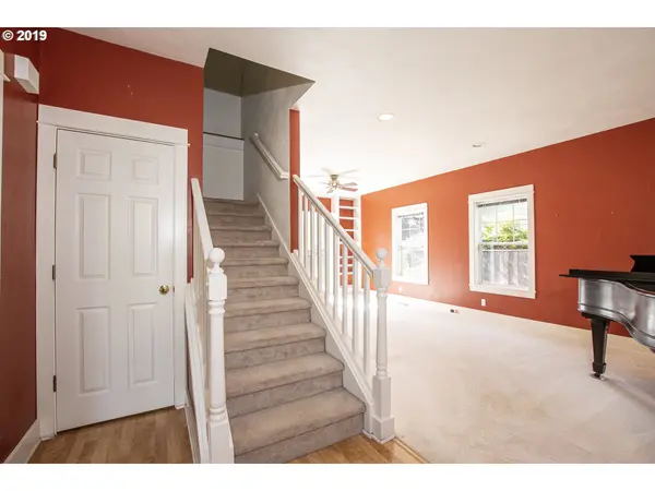 Eugene, OR 97404,1354 N PARK AVE