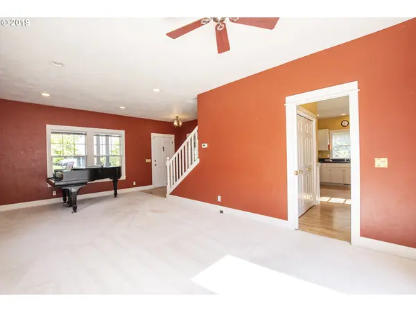 Eugene, OR 97404,1354 N PARK AVE