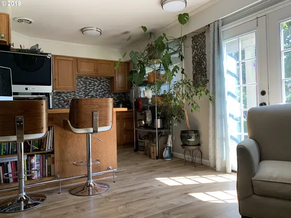 Eugene, OR 97402,2044 W 14TH PL