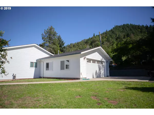 Roseburg, OR 97471,210 LAUREL DR