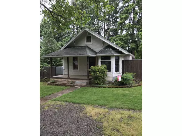 919 WOODLAWN AVE, Oregon City, OR 97045