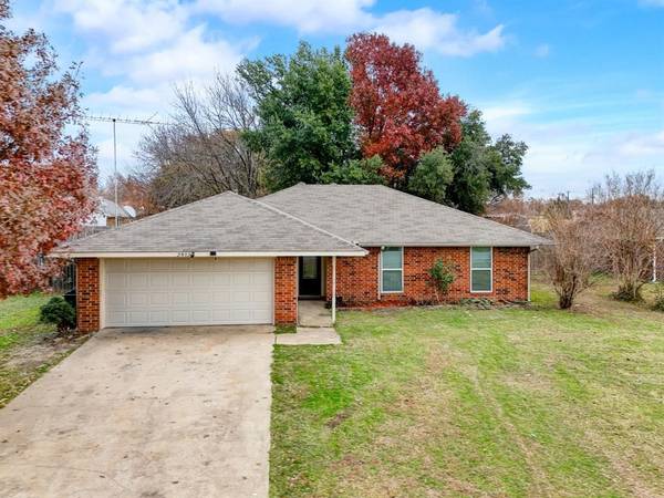 9803 Lafayette Drive,  Greenville,  TX 75402