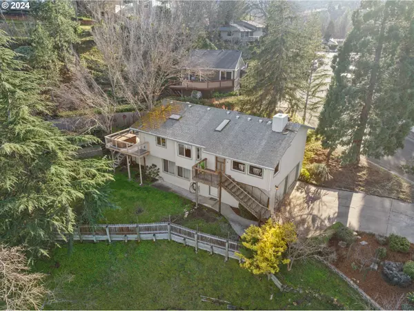 Ashland, OR 97520,400 FERNWOOD DR