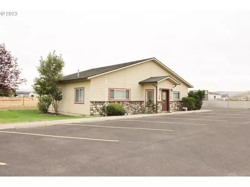 215 PROSPECT DR, La Grande, OR 97850