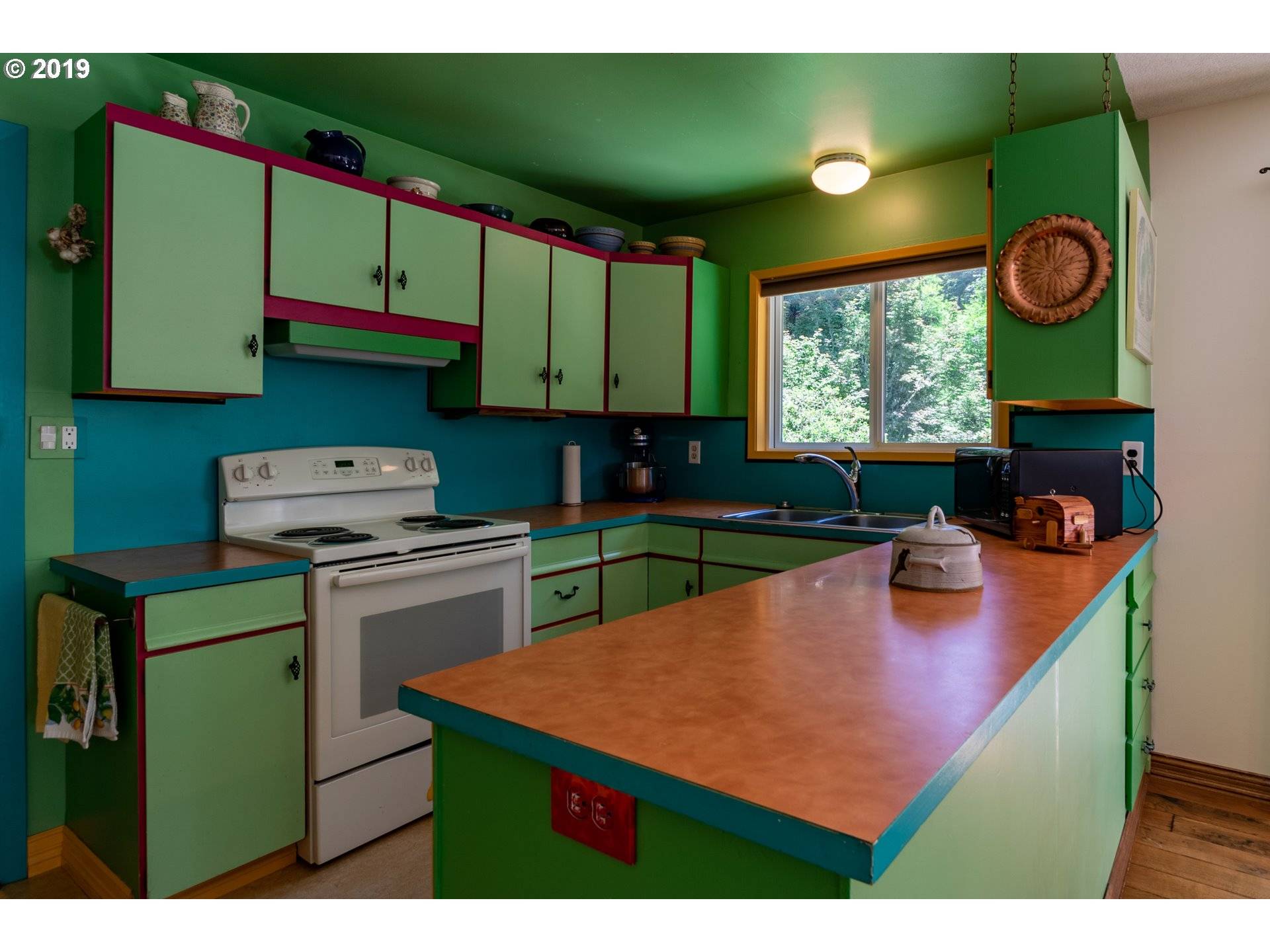 Rockaway Beach, OR 97136,8815 VICTORIA ST