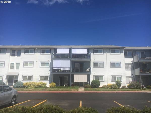 950 EVERGREEN RD #221, Woodburn, OR 97071