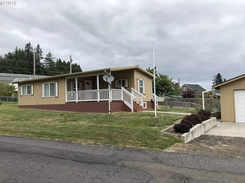 80 SE 6TH ST, Clatskanie, OR 97016