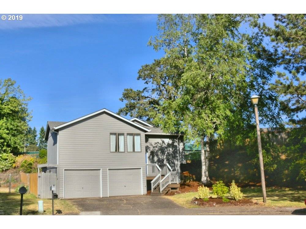 Gladstone, OR 97027,1135 STONEWOOD CT