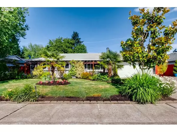 1952 NE 14TH AVE, Hillsboro, OR 97124