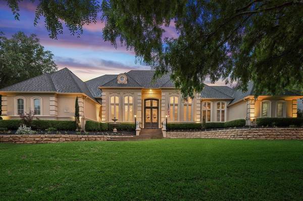 906 Suffolk Court, Southlake, TX 76092