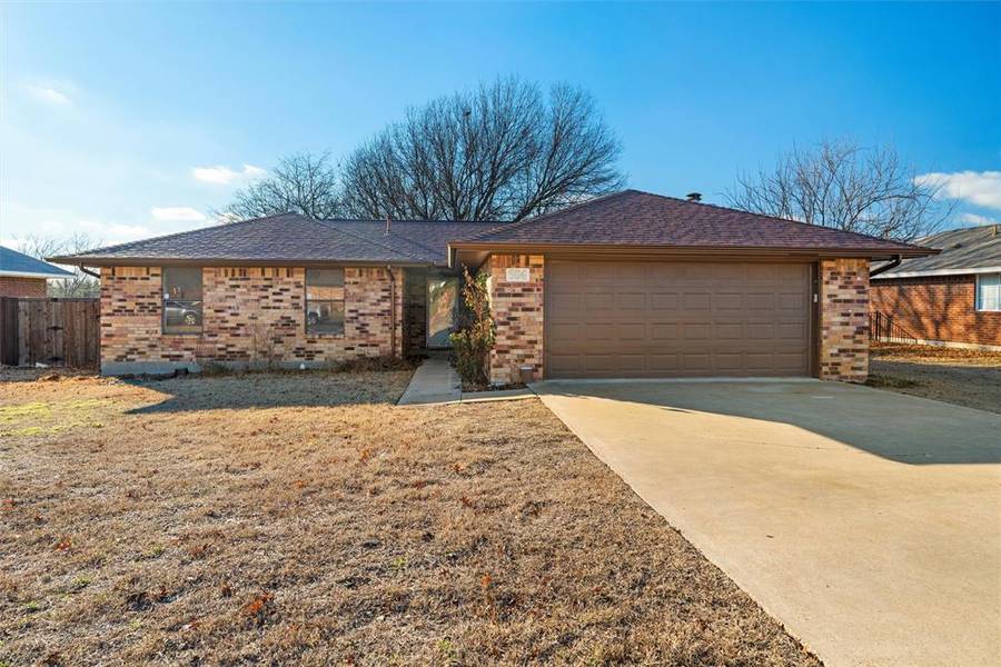 504 Bluebird Lane, Red Oak, TX 75154