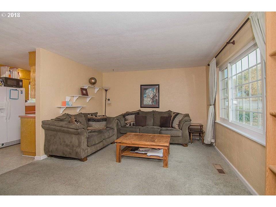 Roseburg, OR 97470,3058 FOLLETT ST